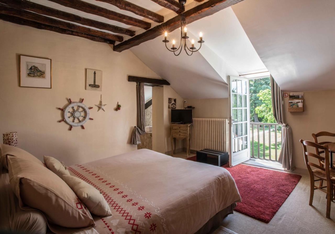 Les Pierres De Chevreuse Hotel Exterior photo