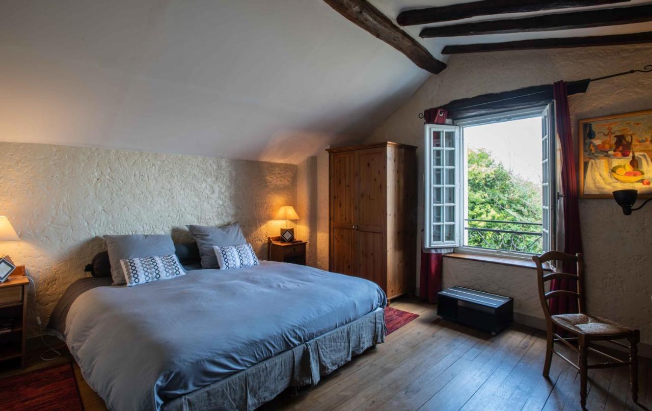 Les Pierres De Chevreuse Hotel Exterior photo