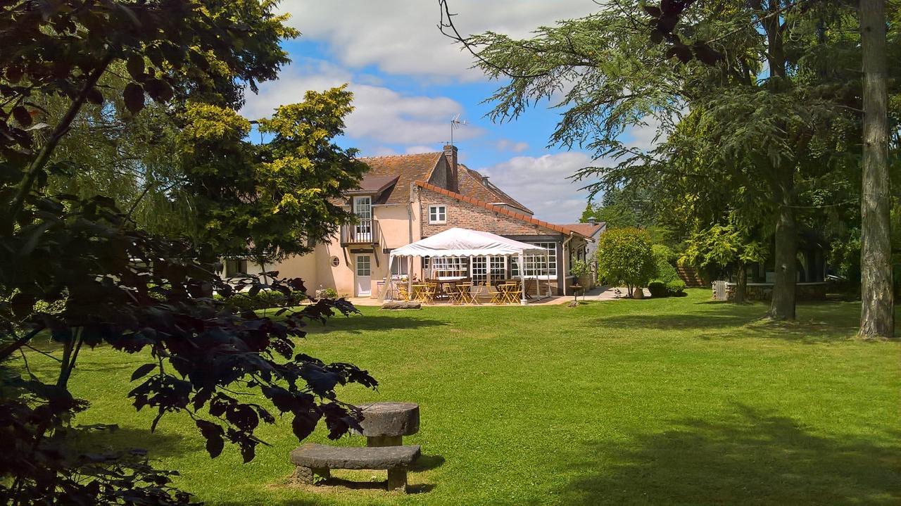 Les Pierres De Chevreuse Hotel Exterior photo