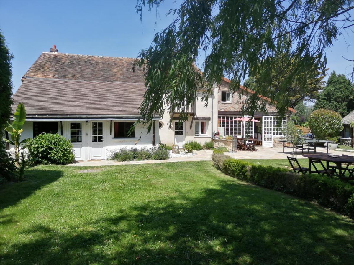 Les Pierres De Chevreuse Hotel Exterior photo